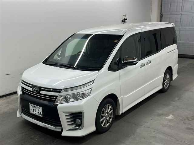 TOYOTA VOXY 2015