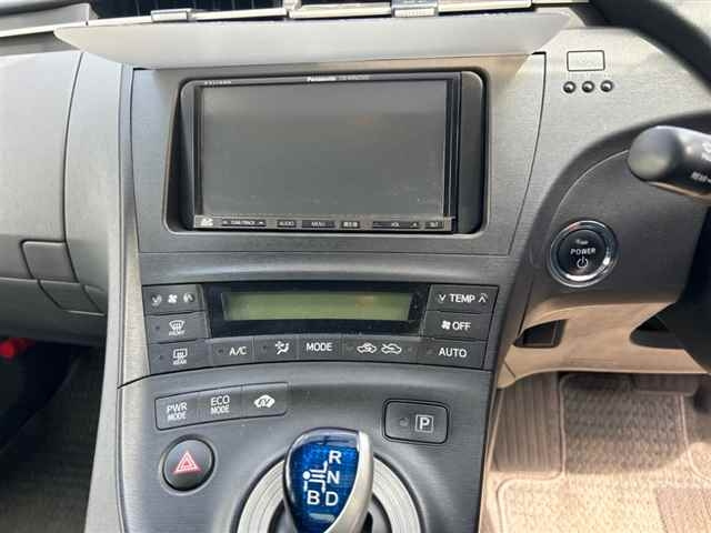TOYOTA PRIUS 2011