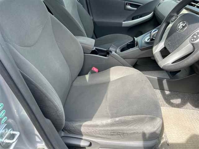 TOYOTA PRIUS 2011