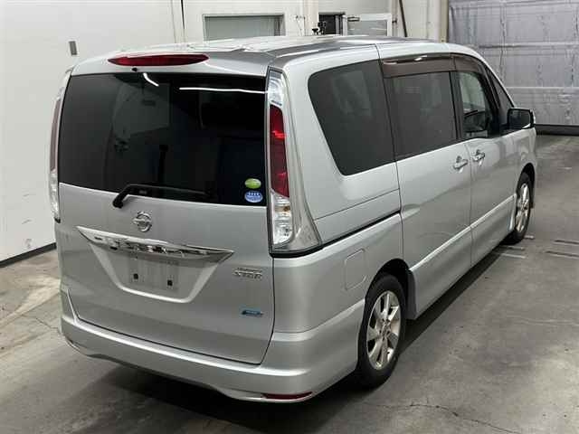 NISSAN SERENA 2011