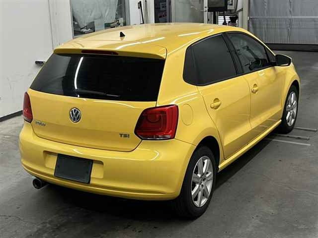 VOLKSWAGEN POLO 2010