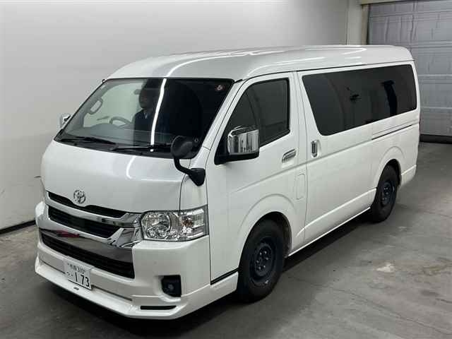 TOYOTA HIACE 2023