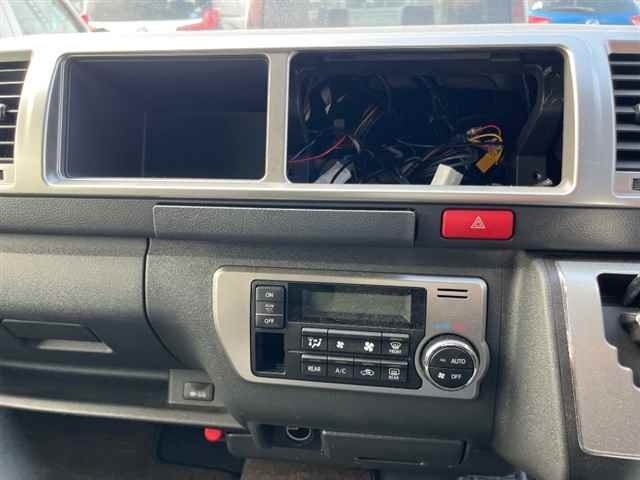TOYOTA HIACE 2023