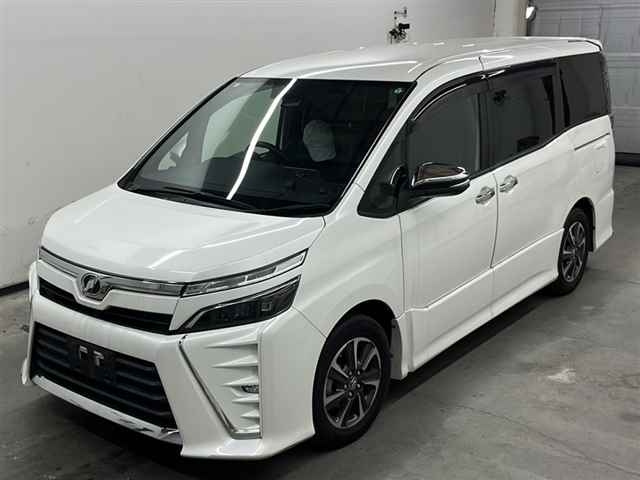 TOYOTA VOXY 2018