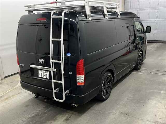 TOYOTA HIACE 2017