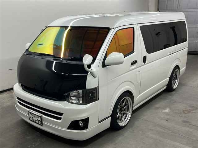 TOYOTA HIACE 2012