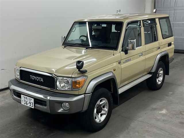 TOYOTA LAND CRUISER 2015