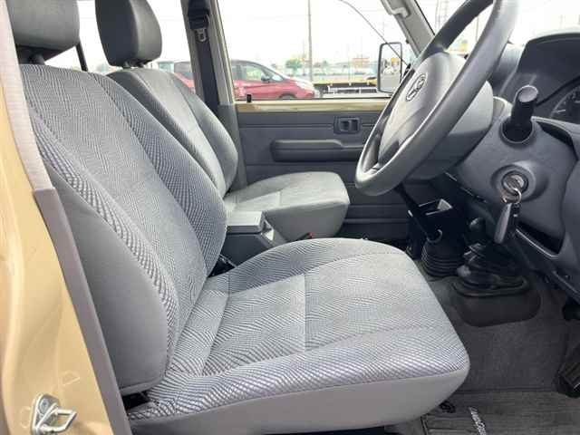 TOYOTA LAND CRUISER 2015