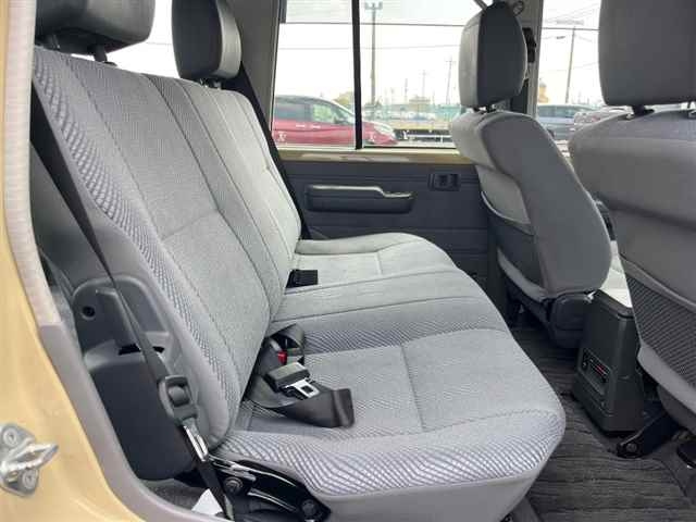 TOYOTA LAND CRUISER 2015