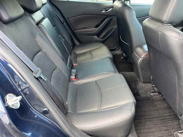 MAZDA AXELA 2017