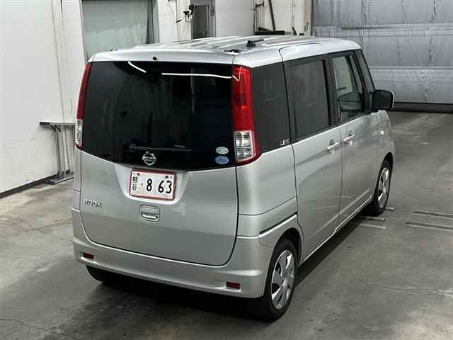 NISSAN ROOX 2011