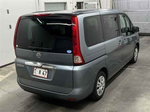 NISSAN SERENA 2010