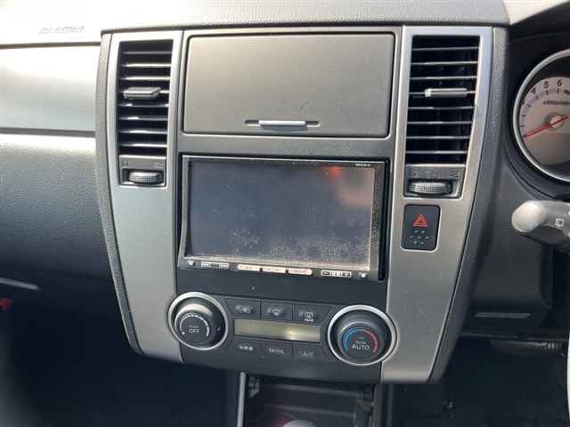 NISSAN TIIDA 2010