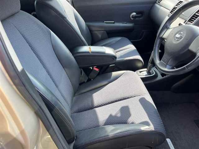 NISSAN TIIDA 2010