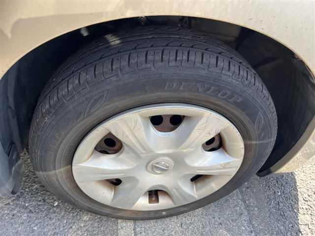 NISSAN TIIDA 2010