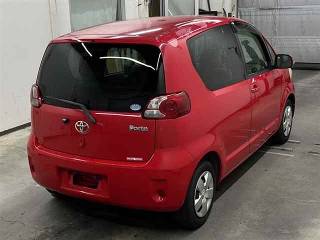 TOYOTA PORTE 2011
