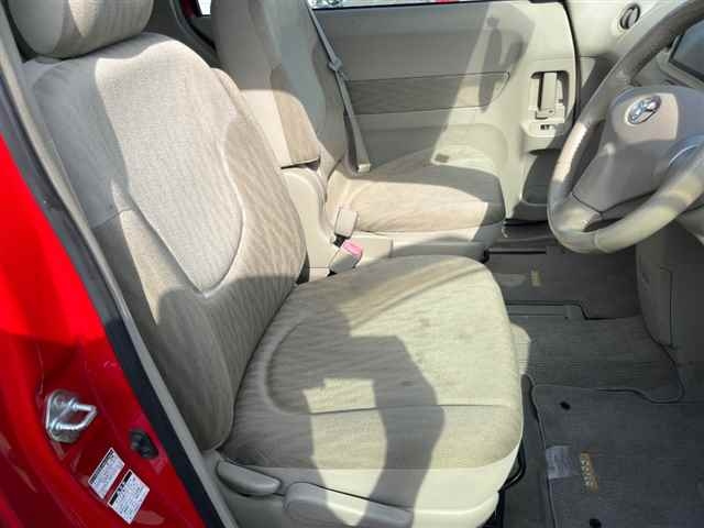 TOYOTA PORTE 2011