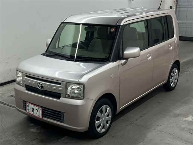 TOYOTA PIXIS SPACE 2012