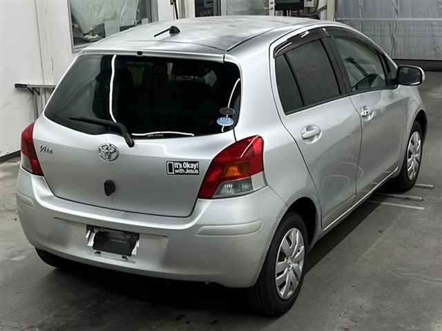 TOYOTA VITZ 2010