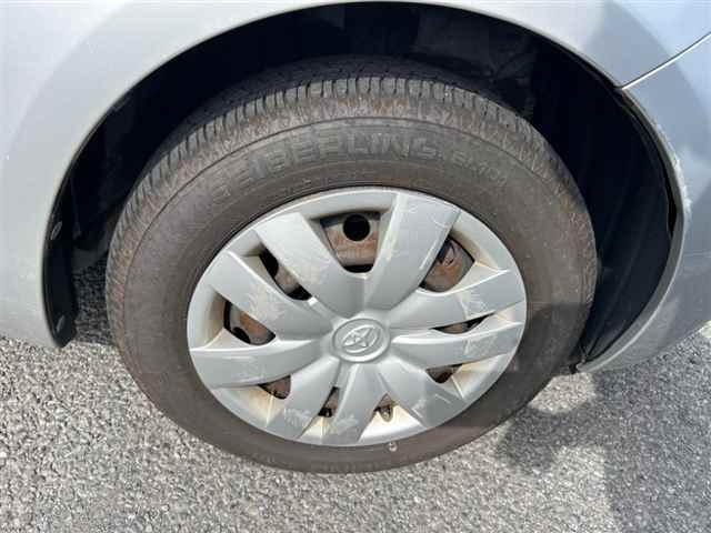 TOYOTA VITZ 2010