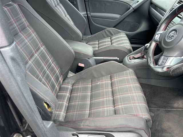 VOLKSWAGEN GOLF 2010