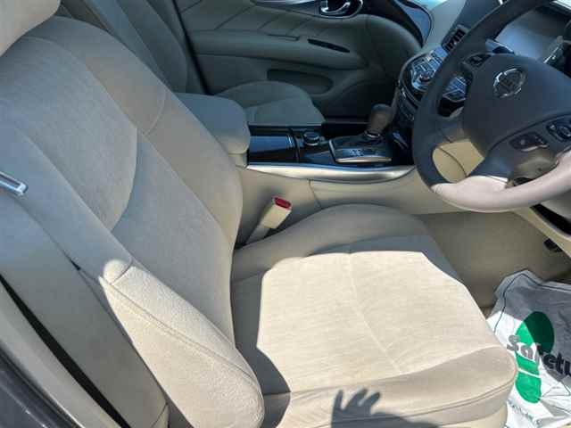 NISSAN FUGA 2021