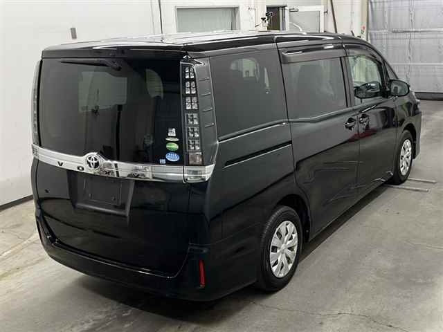 TOYOTA VOXY 2016