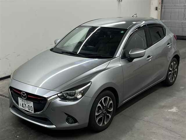 MAZDA DEMIO 2016