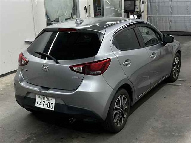 MAZDA DEMIO 2016