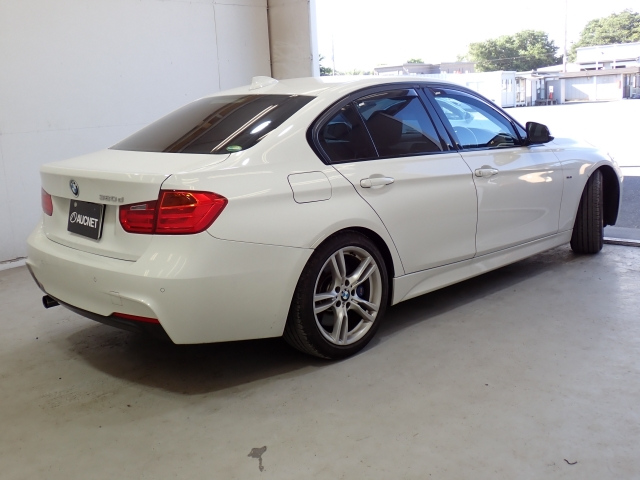 BMW 3 SERIES 2013