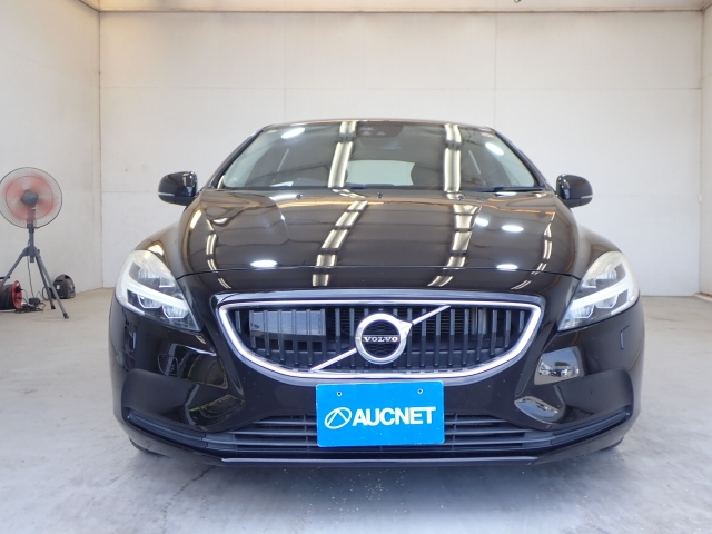 VOLVO V40 2016