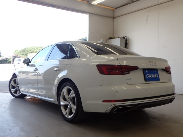 AUDI A4 2019