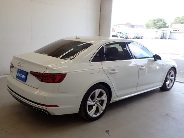 AUDI A4 2019