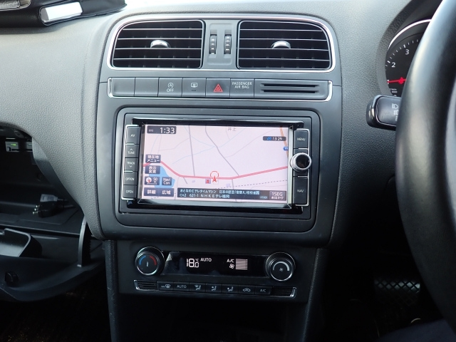 VOLKSWAGEN POLO 2016