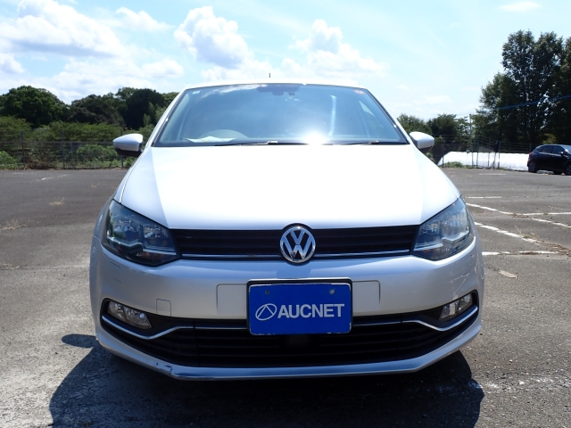 VOLKSWAGEN POLO 2016