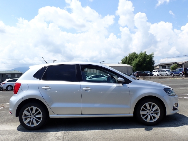 VOLKSWAGEN POLO 2016