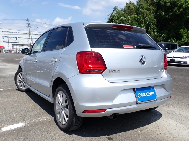 VOLKSWAGEN POLO 2016