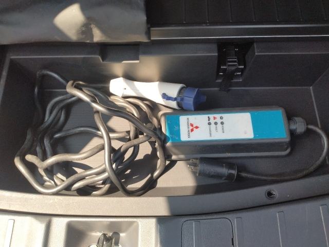 MITSUBISHI OUTLANDER PHEV 2013