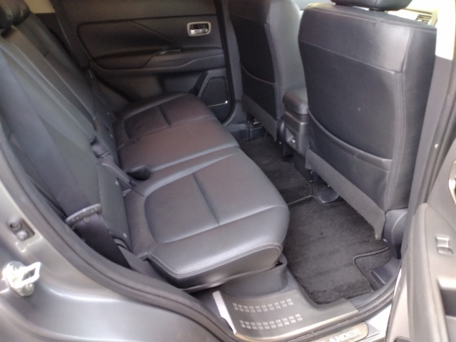 MITSUBISHI OUTLANDER PHEV 2013