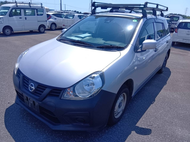 NISSAN AD 2019