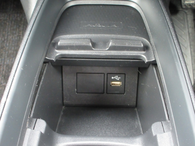 TOYOTA AQUA 2021