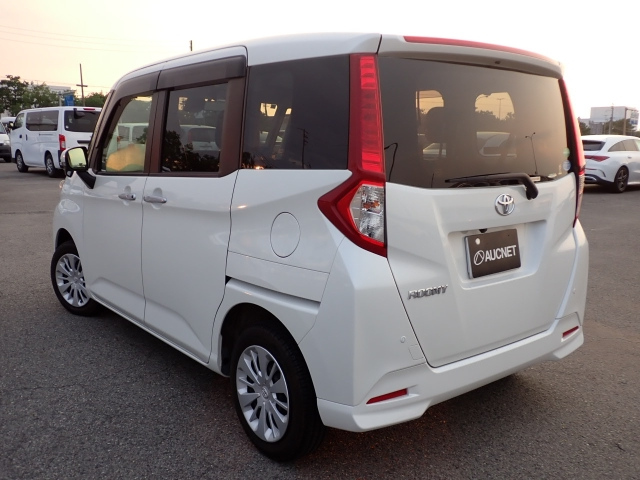 TOYOTA ROOMY 2018