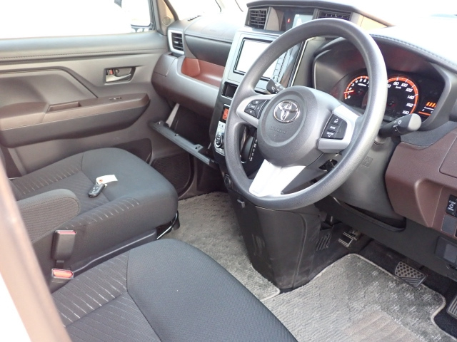 TOYOTA ROOMY 2018