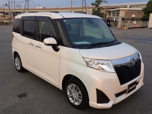 TOYOTA ROOMY 2018