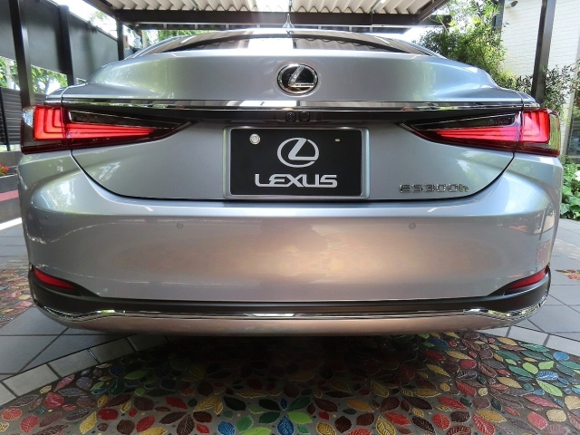 LEXUS ES 2023