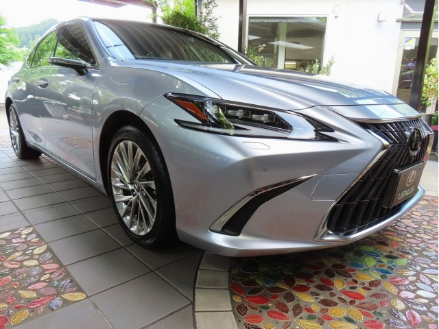 LEXUS ES 2023