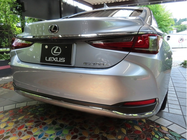 LEXUS ES 2023