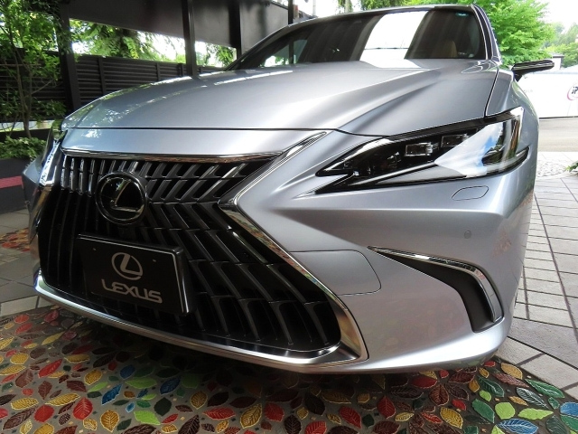 LEXUS ES 2023