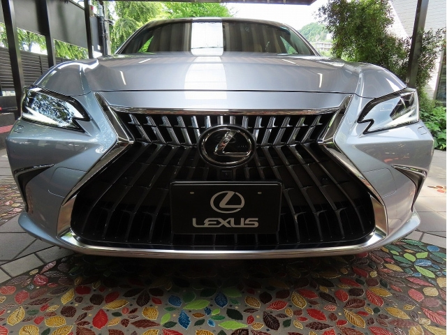 LEXUS ES 2023