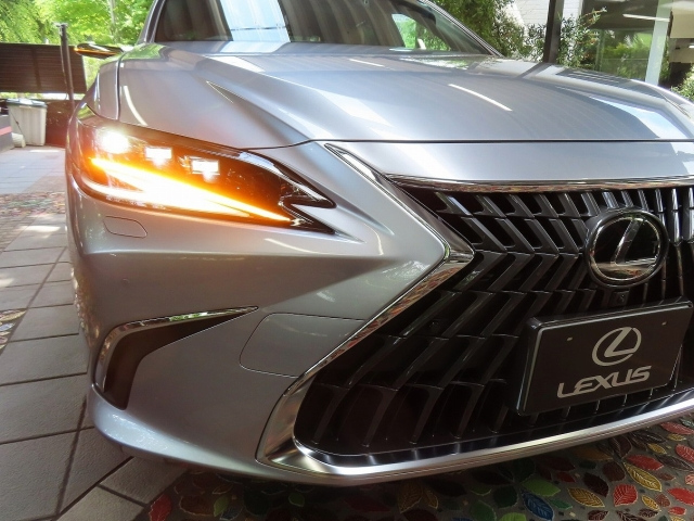 LEXUS ES 2023